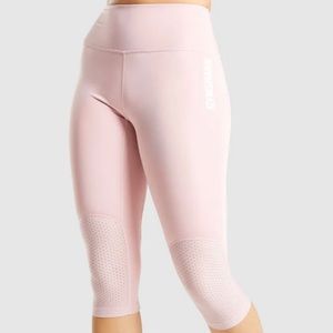 Gymshark Women’s Pulse Cropped Leggings Light Pink, Size Medium.